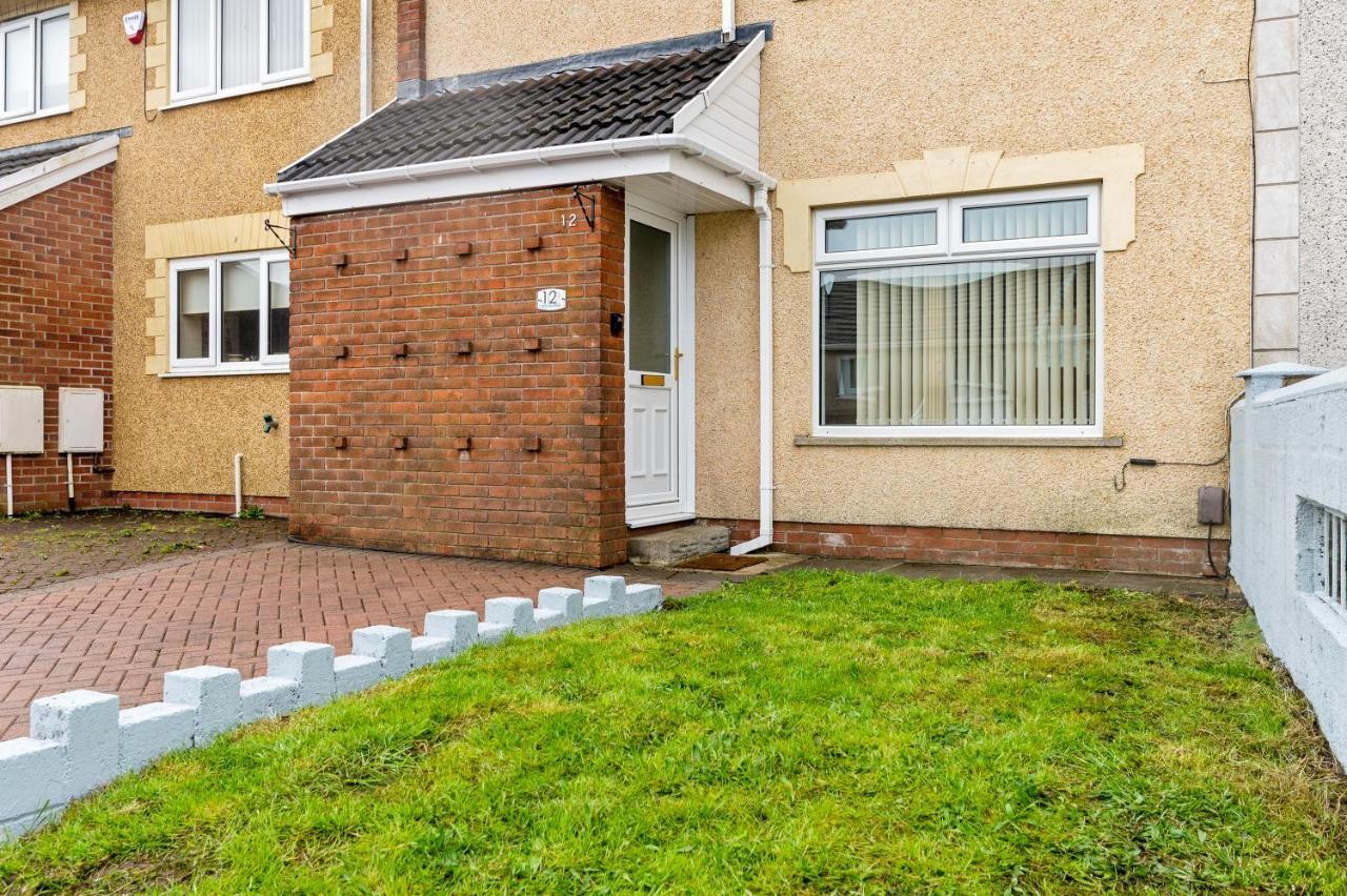 Off Road Parking, Garden, Tv'S In Bedrooms Morriston Exterior photo